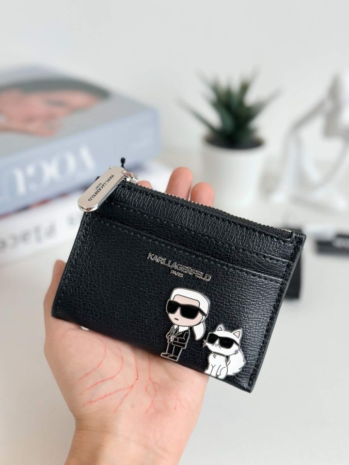 JuzBeauty_JuzBeautyMalaysia_JuzPretty_Authentic_Kbeauty_Malaysia_Skin_Care_Cosmetics_Jbeauty_Health_Care_korean_streetwear_US_Luxury_KARL LAGERFELD LH5Z08DE Zip Card Case In Black 卡包2