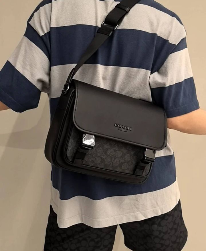 JuzBeauty_JuzBeautyMalaysia_JuzPretty_Authentic_Kbeauty_Malaysia_Skin_Care_Cosmetics_Jbeauty_Health_Care_korean_streetwear_US_Luxury_COACH CT716 Racer Messenger Bag In Signature Canvas In Charcoal Black 男款斜挎包4