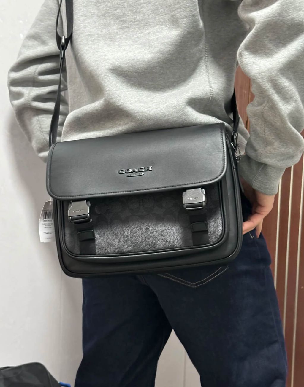 JuzBeauty_JuzBeautyMalaysia_JuzPretty_Authentic_Kbeauty_Malaysia_Skin_Care_Cosmetics_Jbeauty_Health_Care_korean_streetwear_US_Luxury_COACH CT716 Racer Messenger Bag In Signature Canvas In Charcoal Black 男款斜挎包9