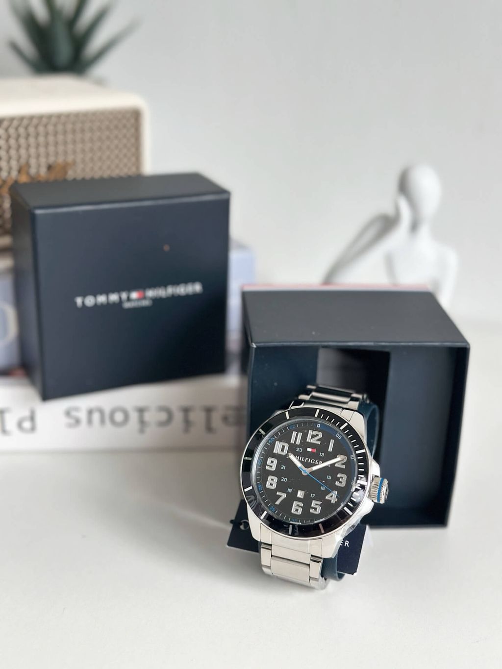 JuzBeauty_JuzBeautyMalaysia_JuzPretty_Authentic_Kbeauty_Malaysia_Skin_Care_Cosmetics_Jbeauty_Health_Care_korean_streetwear_US_Luxury_TOMMY HILFIGER 1791074 Three-Hand Stainless Steel 48mm In Black 男款手表2