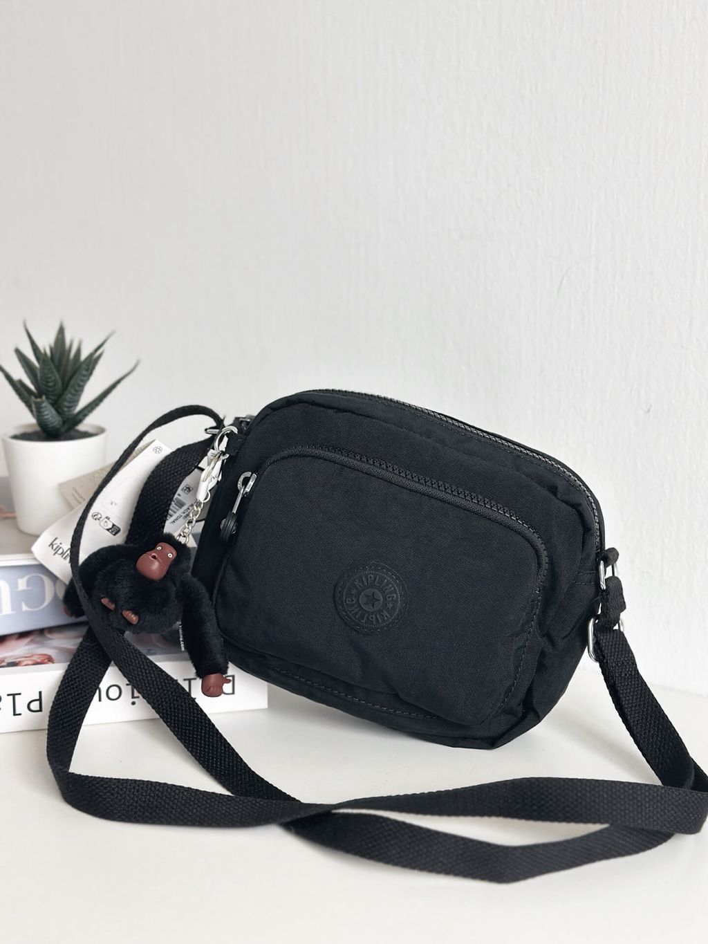 JuzBeauty_JuzBeautyMalaysia_JuzPretty_Authentic_Kbeauty_Malaysia_Skin_Care_Cosmetics_Jbeauty_Health_Care_korean_streetwear_US_Luxury_KIPLING KI9013 Hubei Crossbody Bag In Black 女款斜挎包6