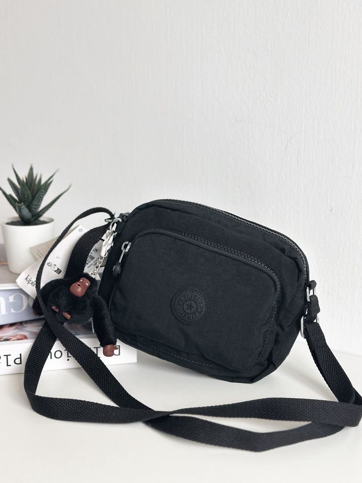 JuzBeauty_JuzBeautyMalaysia_JuzPretty_Authentic_Kbeauty_Malaysia_Skin_Care_Cosmetics_Jbeauty_Health_Care_korean_streetwear_US_Luxury_KIPLING KI9013 Hubei Crossbody Bag In Black 女款斜挎包6