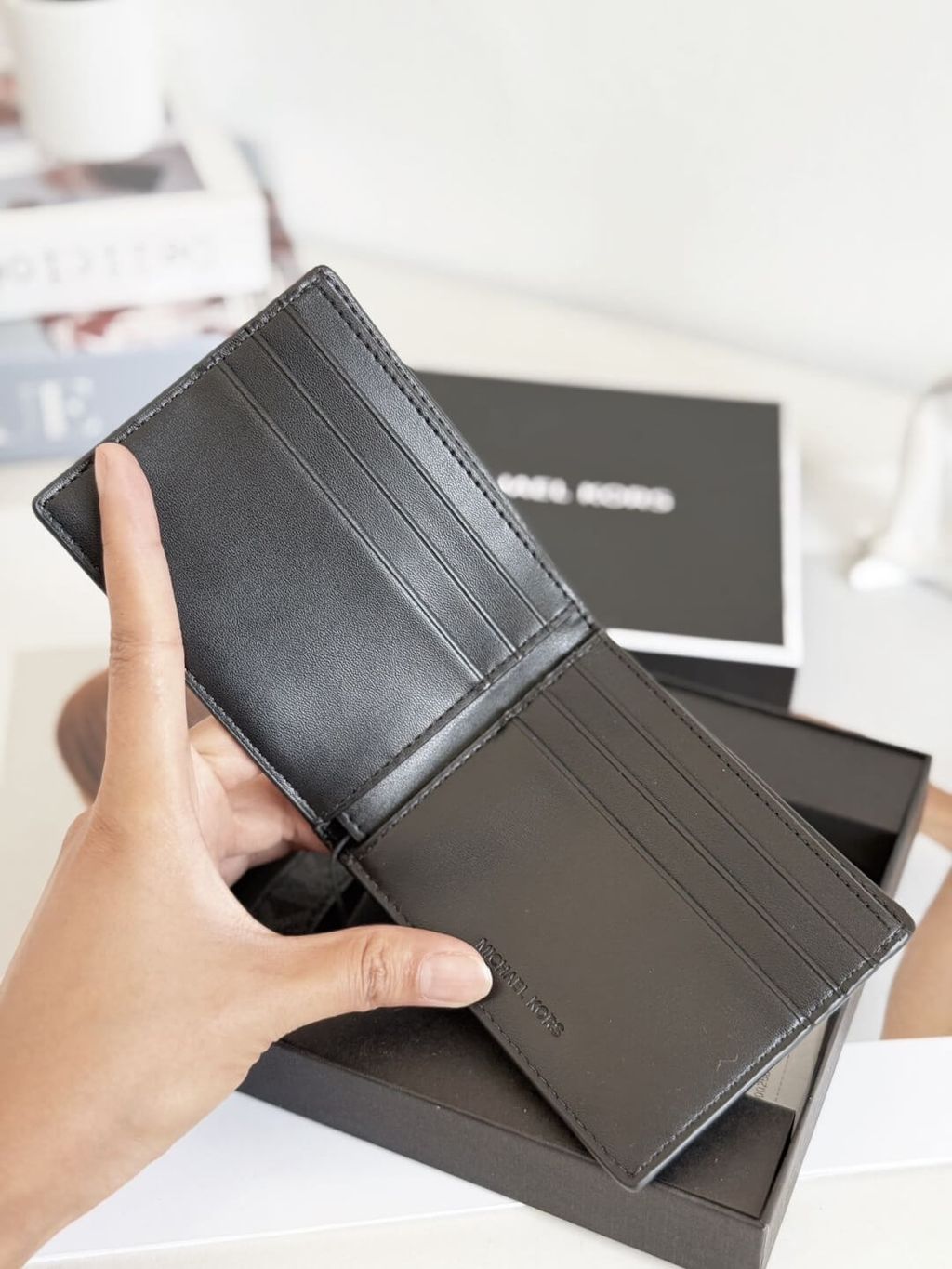 JuzBeauty_JuzBeautyMalaysia_JuzPretty_Authentic_Kbeauty_Malaysia_Skin_Care_Cosmetics_Jbeauty_Health_Care_korean_streetwear_US_Luxury_MICHAEL KORS 36T4LGFF1B Logo Wallet and Key Chain Gift Set in Black 男款钱包礼盒3
