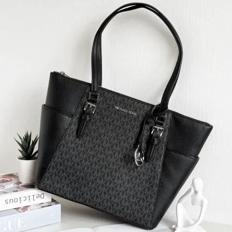 JuzBeauty_JuzBeautyMalaysia_JuzPretty_Authentic_Kbeauty_Malaysia_Skin_Care_Cosmetics_Jbeauty_Health_Care_korean_streetwear_US_Luxury_MICHAEL KORS 35T0SCFT3B Charlotte Large Logo and Leather Top-Zip Tote Bag 托特包1