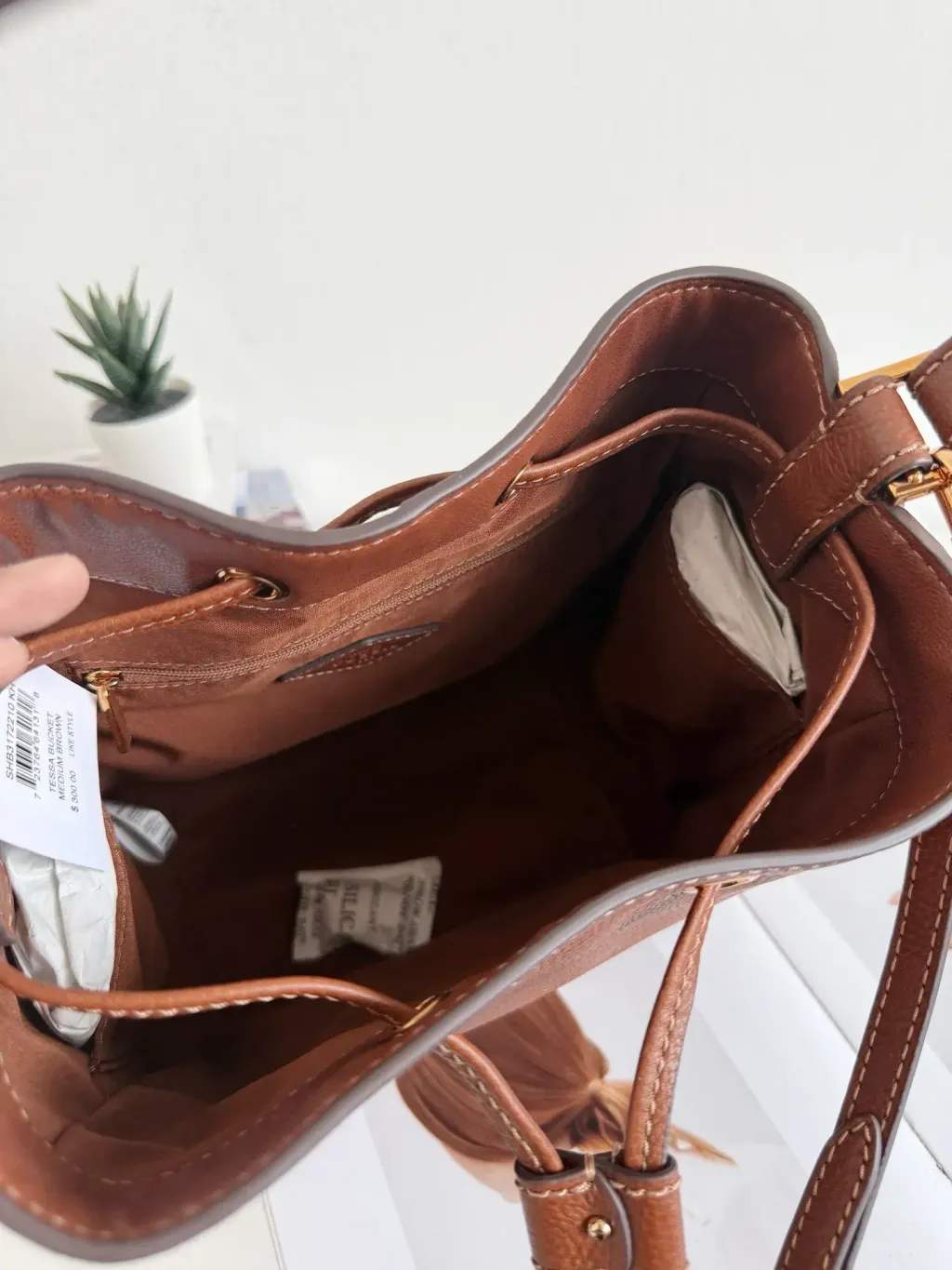 JuzBeauty_JuzBeautyMalaysia_JuzPretty_Authentic_Kbeauty_Malaysia_Skin_Care_Cosmetics_Jbeauty_Health_Care_korean_streetwear_US_Luxury_FOSSIL SHB3172210 Tessa Brown Bucket Bag 水桶包8