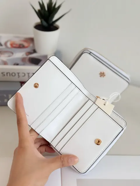 JuzBeauty_JuzBeautyMalaysia_JuzPretty_Authentic_Kbeauty_Malaysia_Skin_Care_Cosmetics_Jbeauty_Health_Care_korean_streetwear_US_Luxury_TORY BURCH 168003 Emerson Soft Mini Wallet In Optic White 女款钱包5