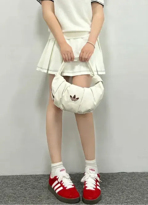 JuzBeauty-JuzBeautyMalaysia-JuzPretty-Authentic-Kbeauty-Malaysia-Skin-Care-Cosmetics-Jbeauty-Health-Care-korean-streetwear-ADIDAS Originals Cloud Shoulder Bag Crinkle Version Small Size Large Size 皱折牛角包1