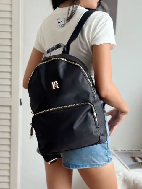 JuzBeauty_JuzBeautyMalaysia_JuzPretty_Authentic_Kbeauty_Malaysia_Skin_Care_Cosmetics_Jbeauty_Health_Care_korean_streetwear_US_Luxury_TOMMY HILFIGER DH78087898 Nylon Backpack In Black 女款背包1