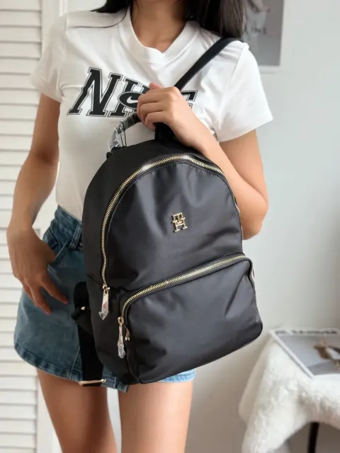 JuzBeauty_JuzBeautyMalaysia_JuzPretty_Authentic_Kbeauty_Malaysia_Skin_Care_Cosmetics_Jbeauty_Health_Care_korean_streetwear_US_Luxury_TOMMY HILFIGER DH78087898 Nylon Backpack In Black 女款背包2