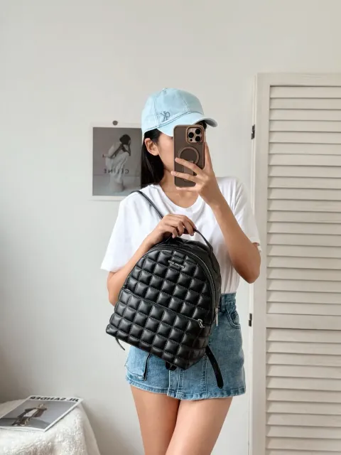 JuzBeauty_JuzBeautyMalaysia_JuzPretty_Authentic_Kbeauty_Malaysia_Skin_Care_Cosmetics_Jbeauty_Health_Care_korean_streetwear_US_Luxury_MICHAEL KORS 35R5S6HB6V Sheila Quilted Leather Medium Backpack In Black 女款背包12