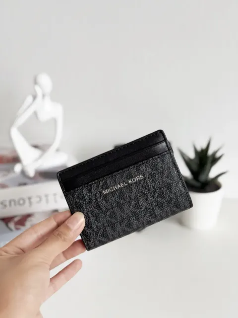 JuzBeauty_JuzBeautyMalaysia_JuzPretty_Authentic_Kbeauty_Malaysia_Skin_Care_Cosmetics_Jbeauty_Health_Care_korean_streetwear_US_Luxury_MICHAEL KORS 36S5LCOF1B Cooper Signature Logo Bi-fold Wallet In Black 男款卡包6