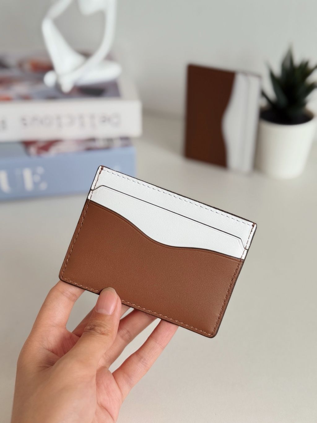 JuzBeauty_JuzBeautyMalaysia_JuzPretty_Authentic_Kbeauty_Malaysia_Skin_Care_Cosmetics_Jbeauty_Health_Care_korean_streetwear_US_Luxury_TORY BURCH 168328 Emerson Slim Card Case In Optic White 女款卡包6