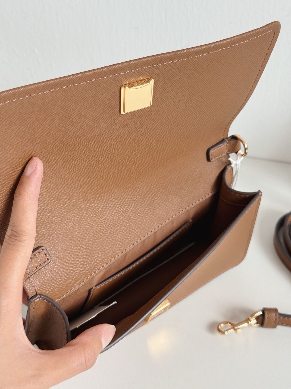 JuzBeauty_JuzBeautyMalaysia_JuzPretty_Authentic_Kbeauty_Malaysia_Skin_Care_Cosmetics_Jbeauty_Health_Care_korean_streetwear_US_Luxury_TORY BURCH 159463 Emerson Mini Crossbody Bag In Moose 斜挎包5