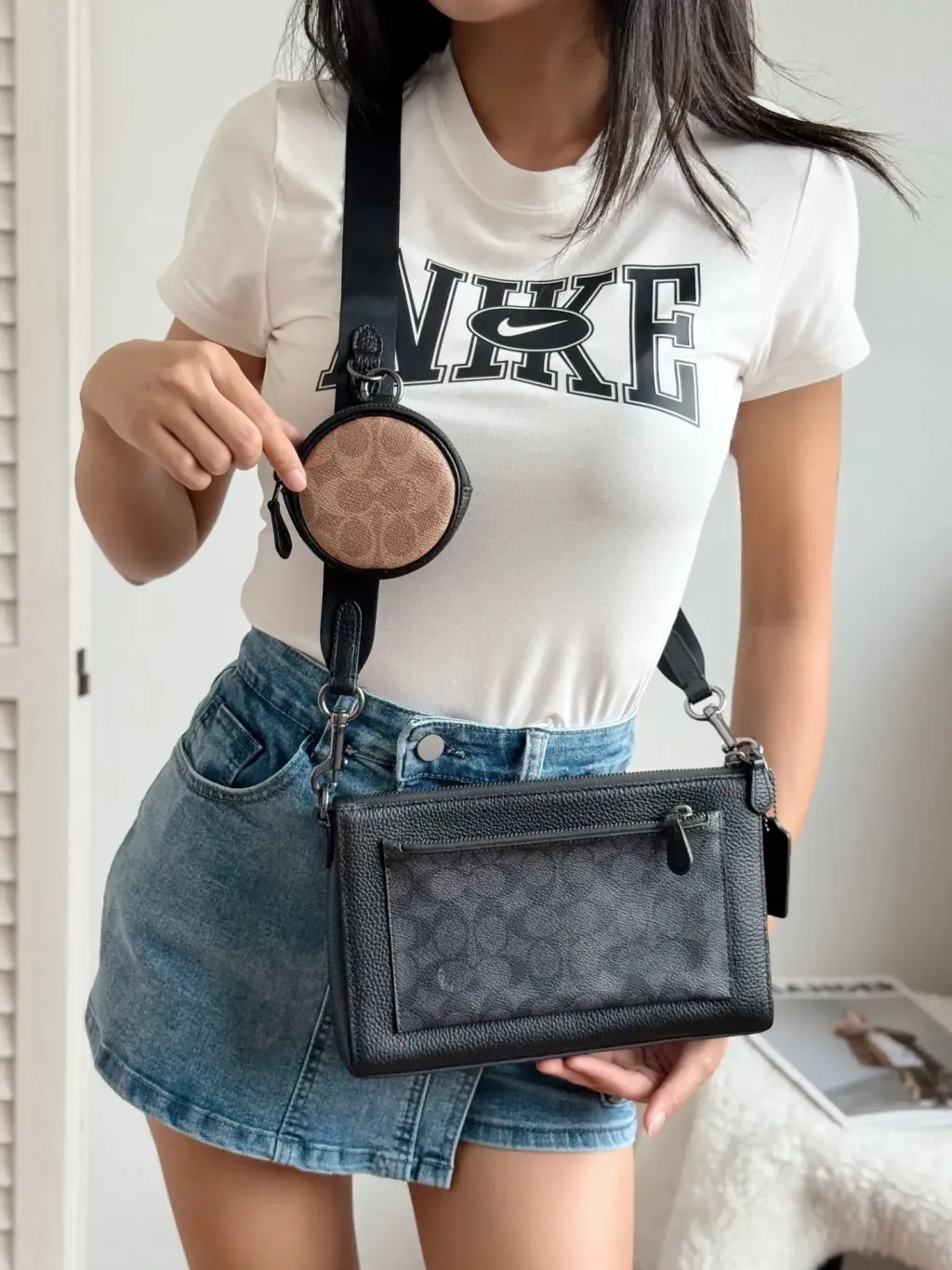 JuzBeauty_JuzBeautyMalaysia_JuzPretty_Authentic_Kbeauty_Malaysia_Skin_Care_Cosmetics_Jbeauty_Health_Care_korean_streetwear_US_Luxury_COACH CW372 Holden Crossbody In Blocked Signature Canvas Charcoal Black Multi 男款斜挎包2