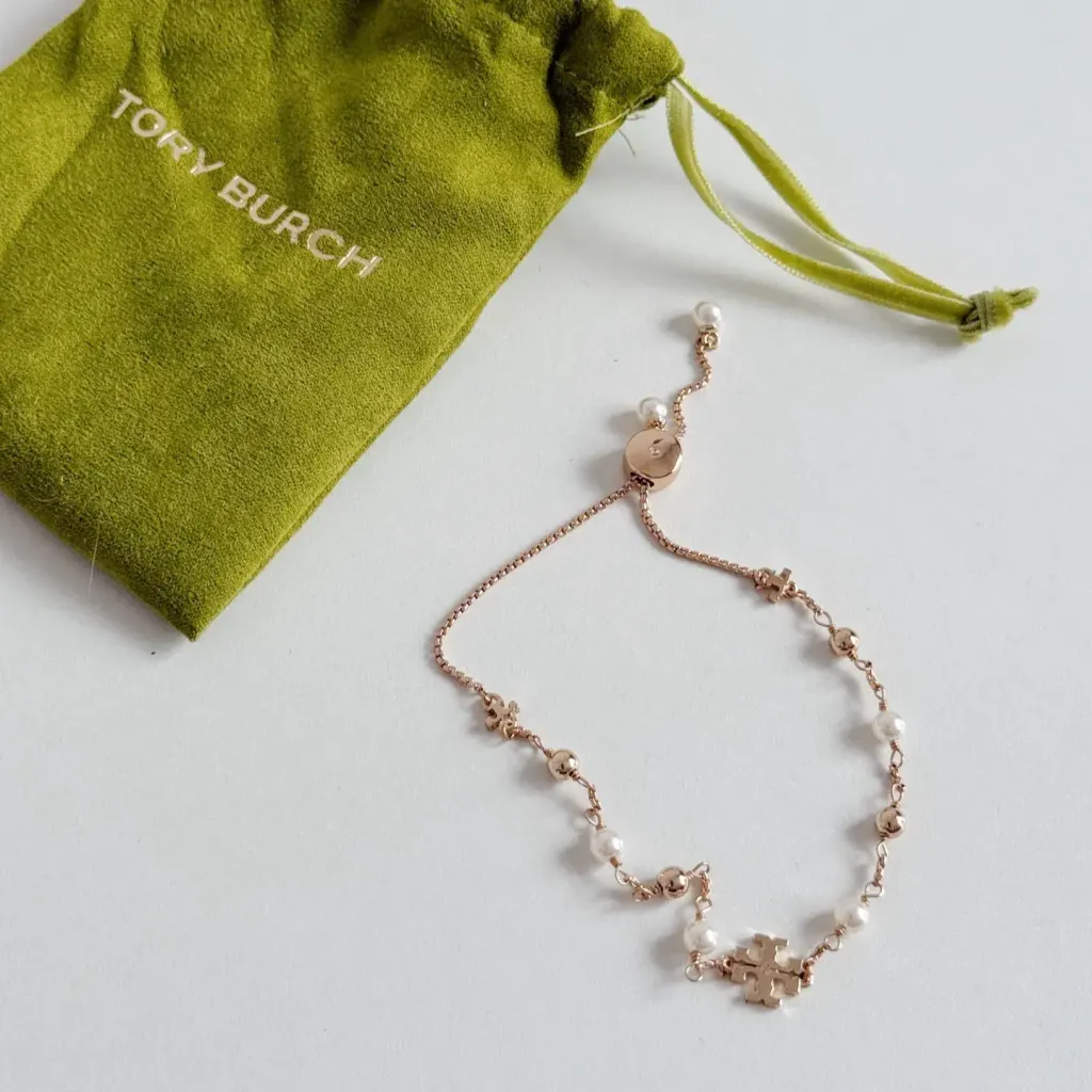 JuzBeauty_JuzBeautyMalaysia_JuzPretty_Authentic_Kbeauty_Malaysia_Skin_Care_Cosmetics_Jbeauty_Health_Care_korean_streetwear_US_Luxury_TORY BURCH 164147 Logo Pearl Beaded Slider 手链1