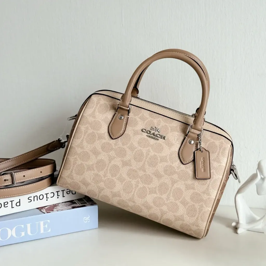 JuzBeauty_JuzBeautyMalaysia_JuzPretty_Authentic_Kbeauty_Malaysia_Skin_Care_Cosmetics_Jbeauty_Health_Care_korean_streetwear_US_Luxury_COACH CW377 Rowan Satchel Bag In Blocked Signature In Sand:Taupe Multi 枕头包4