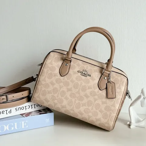 JuzBeauty_JuzBeautyMalaysia_JuzPretty_Authentic_Kbeauty_Malaysia_Skin_Care_Cosmetics_Jbeauty_Health_Care_korean_streetwear_US_Luxury_COACH CW377 Rowan Satchel Bag In Blocked Signature In Sand:Taupe Multi 枕头包4