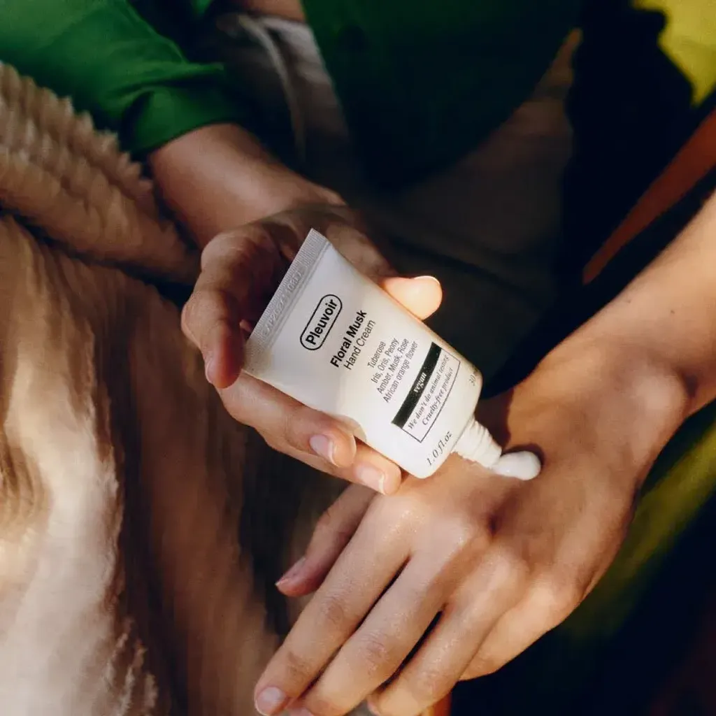 JuzBeauty-JuzBeautyMalaysia-JuzPretty-Authentic-Kbeauty-Malaysia-Skin-Care-Cosmetics-Jbeauty-Health-Care-korean-streetwear-Pleuvoir Hand Cream 香氛护手霜20