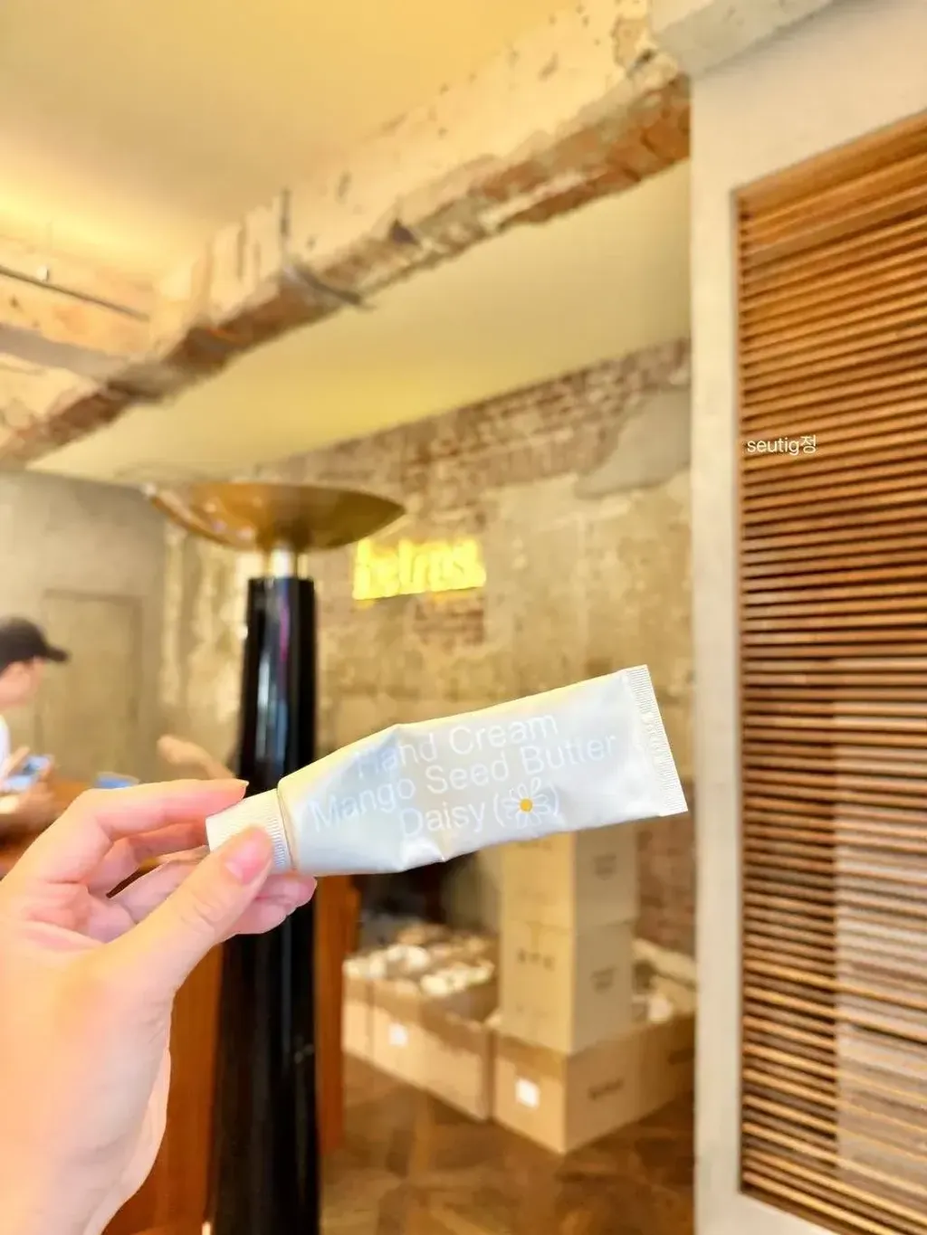 JuzBeauty-JuzBeautyMalaysia-JuzPretty-Authentic-Kbeauty-Malaysia-Skin-Care-Cosmetics-Jbeauty-Health-Care-korean-streetwear-hetras Mango Seed Butter Perfume Hand Cream 香氛护手霜15
