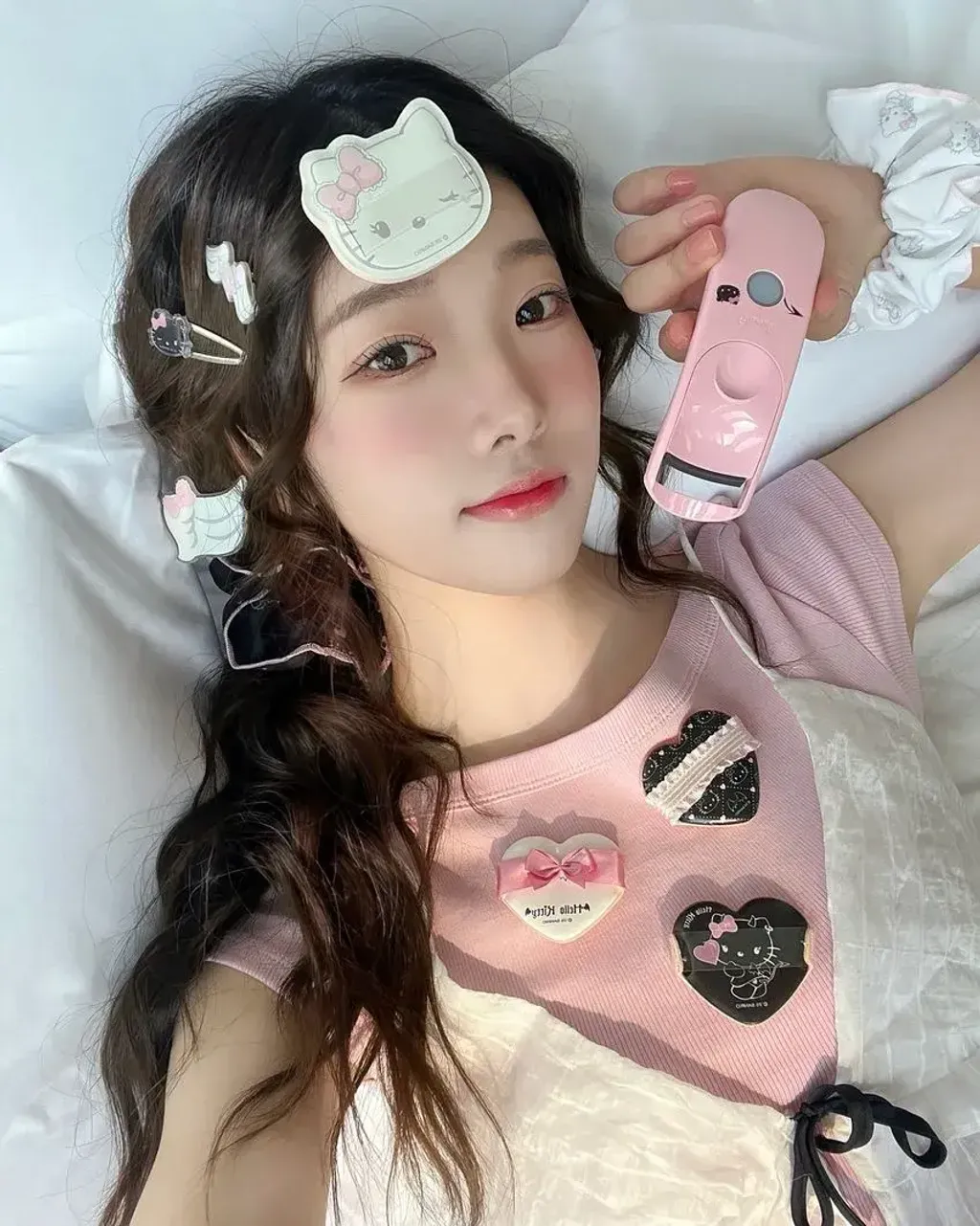 JuzBeauty-JuzBeautyMalaysia-JuzPretty-Authentic-Kbeauty-Malaysia-Skin-Care-Cosmetics-Jbeauty-Health-Care-korean-streetwear-fillimilli x HELLO KITTY ANGEL AND DEVIL Heating Viewer Wide Fit Set USB充电款电热睫毛夹3