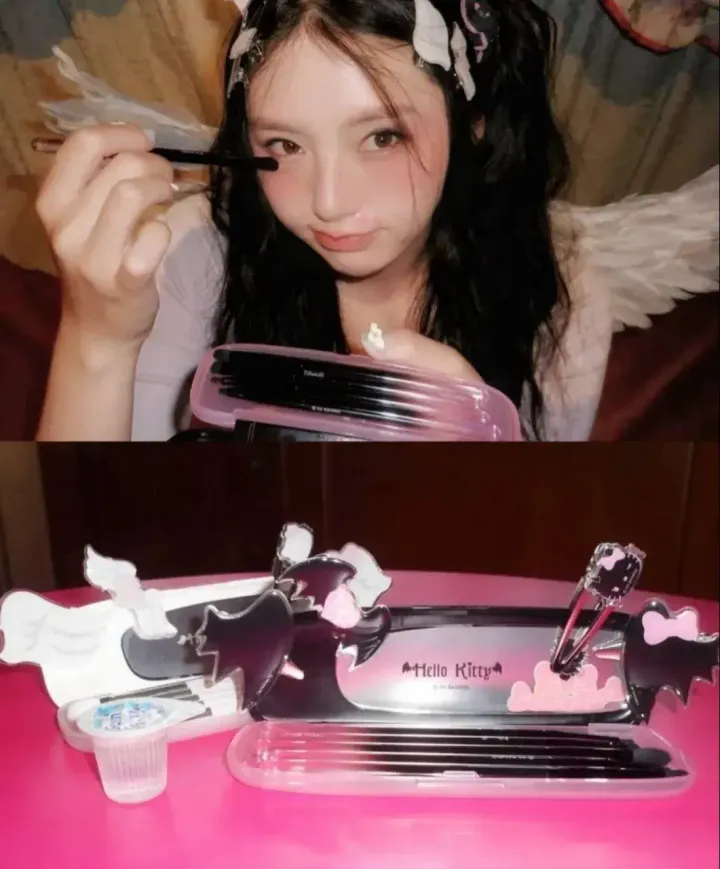 JuzBeauty-JuzBeautyMalaysia-JuzPretty-Authentic-Kbeauty-Malaysia-Skin-Care-Cosmetics-Jbeauty-Health-Care-korean-streetwear-fillimilli x HELLO KITTY ANGEL & DEVIL Eyebrush Pro Collection 联名限量款 眼部化妆刷套盒3