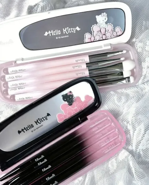 JuzBeauty-JuzBeautyMalaysia-JuzPretty-Authentic-Kbeauty-Malaysia-Skin-Care-Cosmetics-Jbeauty-Health-Care-korean-streetwear-fillimilli x HELLO KITTY ANGEL & DEVIL Eyebrush Pro Collection 联名限量款 眼部化妆刷套盒2