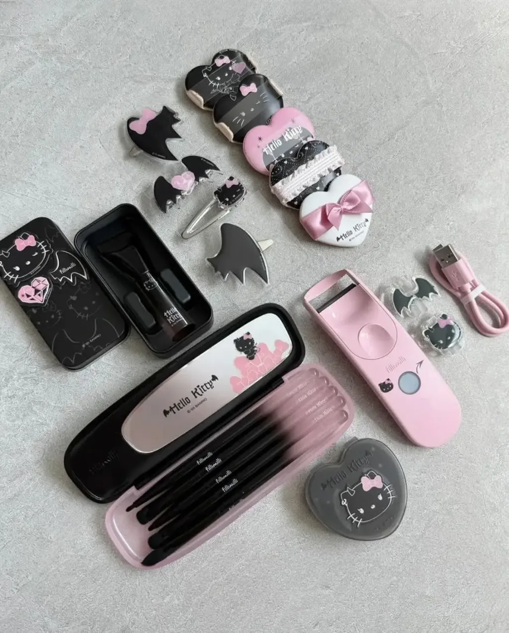 JuzBeauty-JuzBeautyMalaysia-JuzPretty-Authentic-Kbeauty-Malaysia-Skin-Care-Cosmetics-Jbeauty-Health-Care-korean-streetwear-fillimilli x HELLO KITTY ANGEL & DEVIL Eyebrush Pro Collection 联名限量款 眼部化妆刷套盒8