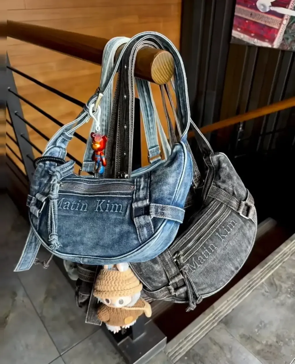 JuzBeauty-JuzBeautyMalaysia-JuzPretty-Authentic-Kbeauty-Malaysia-Skin-Care-Cosmetics-Jbeauty-Health-Care-korean-streetwear-MATIN KIM MK2534BG038M Matin Washed Denim Mini Hobo Bag 水洗牛仔腋下包 月亮包12