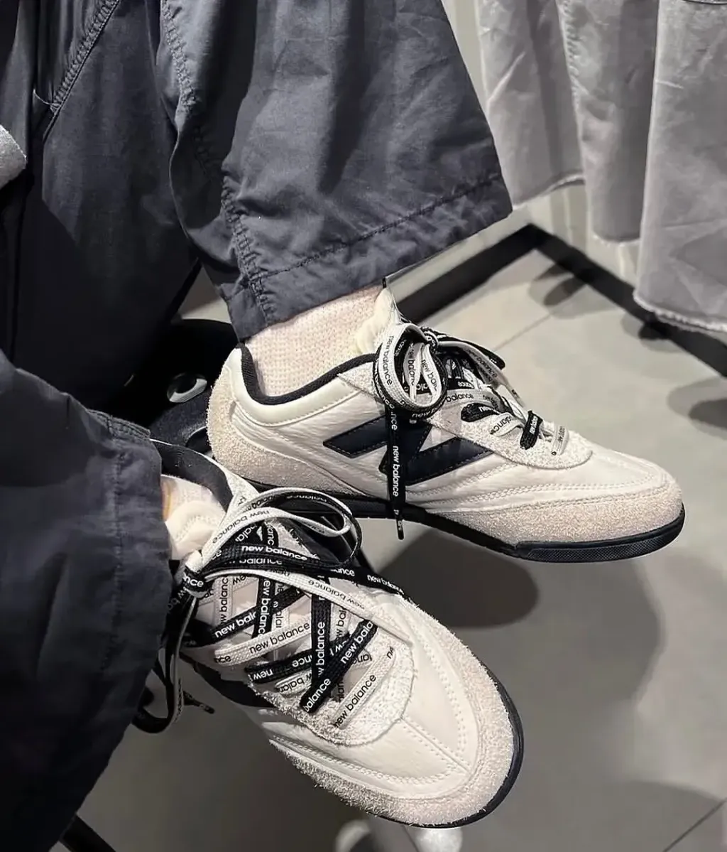 JuzBeauty-JuzBeautyMalaysia-JuzPretty-Authentic-Kbeauty-Malaysia-Skin-Care-Cosmetics-Jbeauty-Health-Care-korean-streetwear-New Balance RC42 x Niko And4