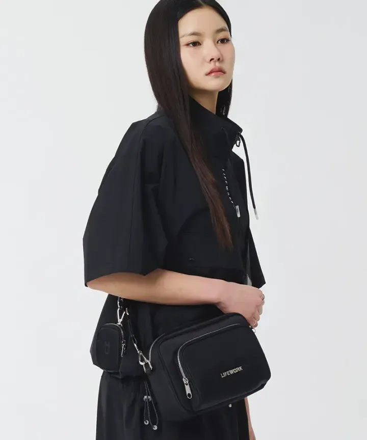 JuzBeauty-JuzBeautyMalaysia-JuzPretty-Authentic-Kbeauty-Malaysia-Skin-Care-Cosmetics-Jbeauty-Health-Care-korean-streetwear-LIFEWORK LW255BG408 Metal Logo Camera Bag 相机包1