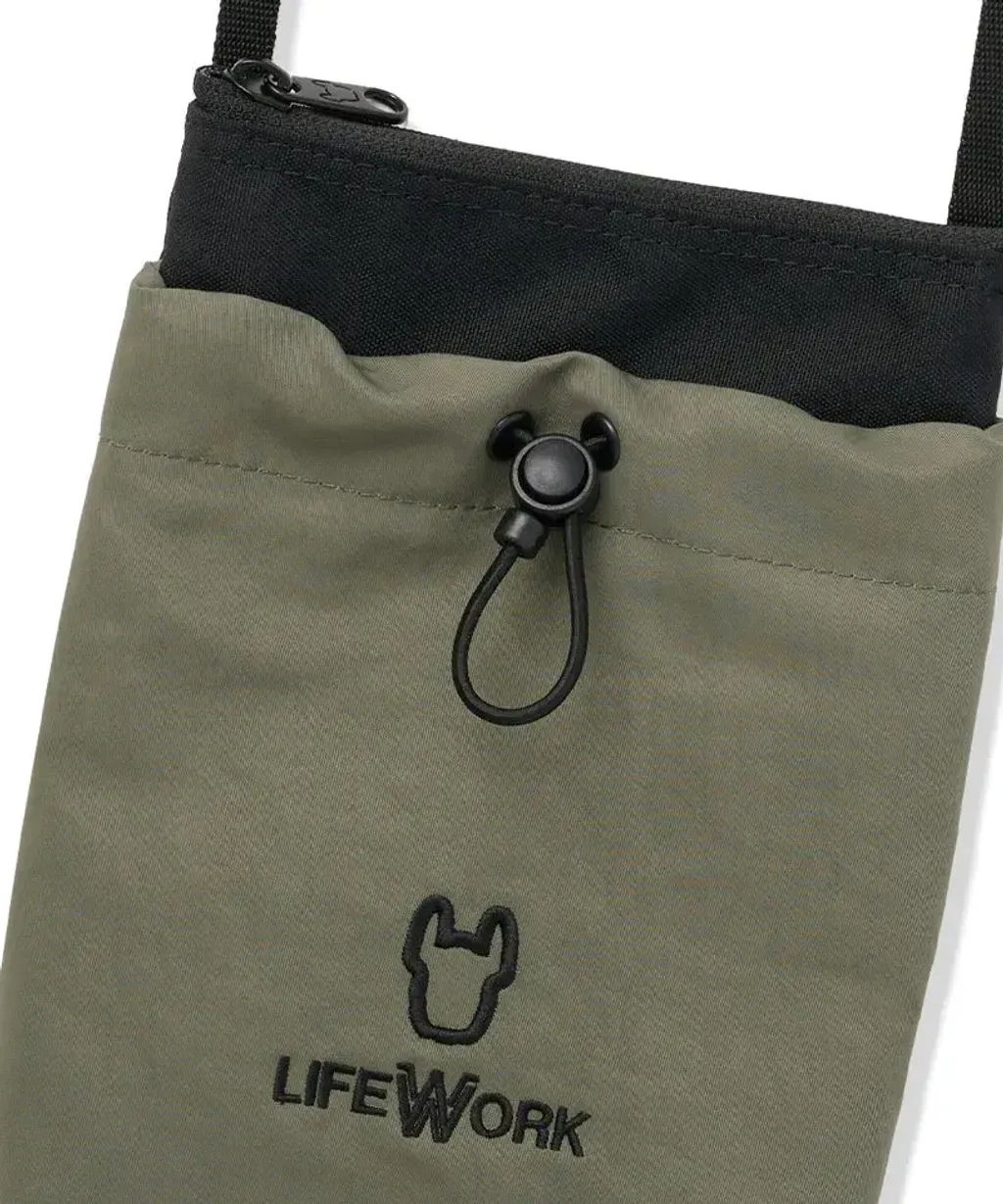 JuzBeauty-JuzBeautyMalaysia-JuzPretty-Authentic-Kbeauty-Malaysia-Skin-Care-Cosmetics-Jbeauty-Health-Care-korean-streetwear-LIFEWORK LW255BG404 Logo Shirring String Phone Bag 手机包7