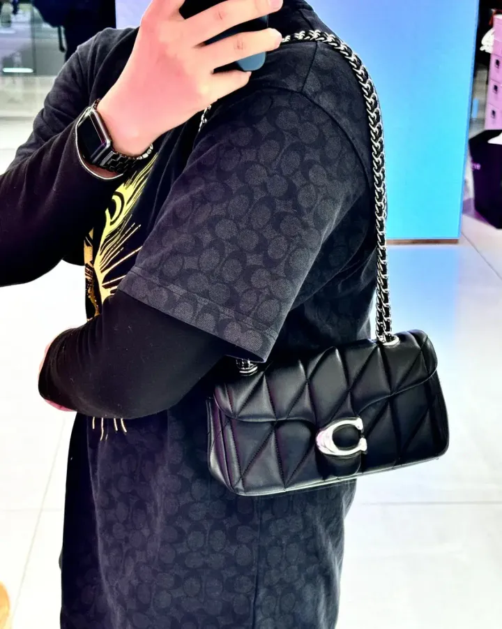 JuzBeauty_JuzBeautyMalaysia_JuzPretty_Authentic_Kbeauty_Malaysia_Skin_Care_Cosmetics_Jbeauty_Health_Care_korean_streetwear_US_Luxury_COACH CP149 Tabby Shoulder Bag 20 With Pillow Quilting In Black 单肩包2
