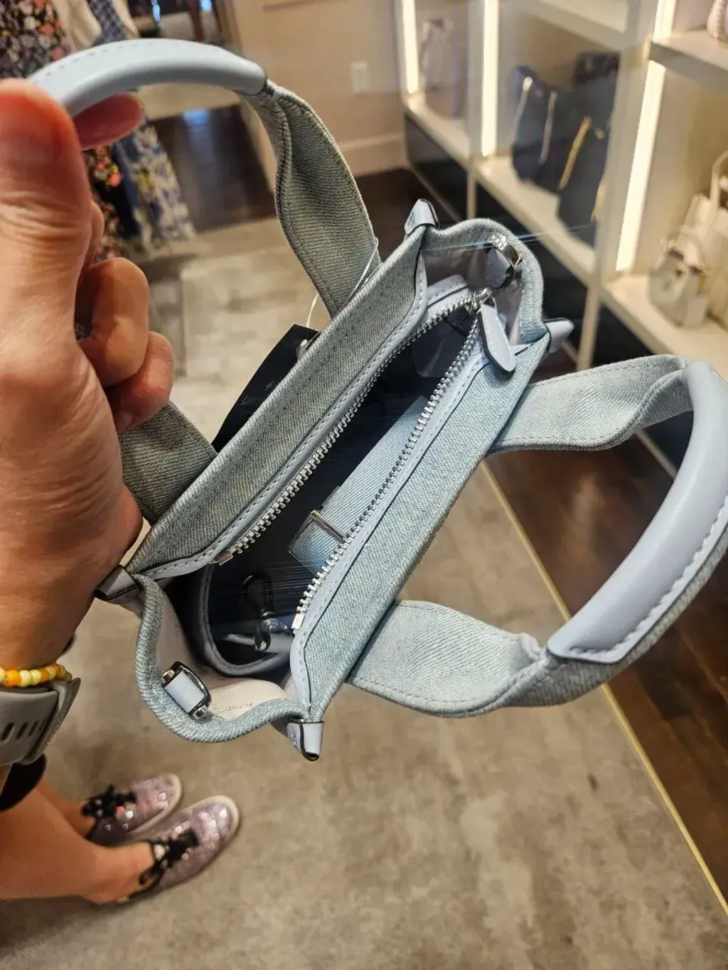 JuzBeauty_JuzBeautyMalaysia_JuzPretty_Authentic_Kbeauty_Malaysia_Skin_Care_Cosmetics_Jbeauty_Health_Care_korean_streetwear_US_Luxury_KATE SPADE KL066 Kip Denim Mini Tote Bag In Blue Multi 托特包5