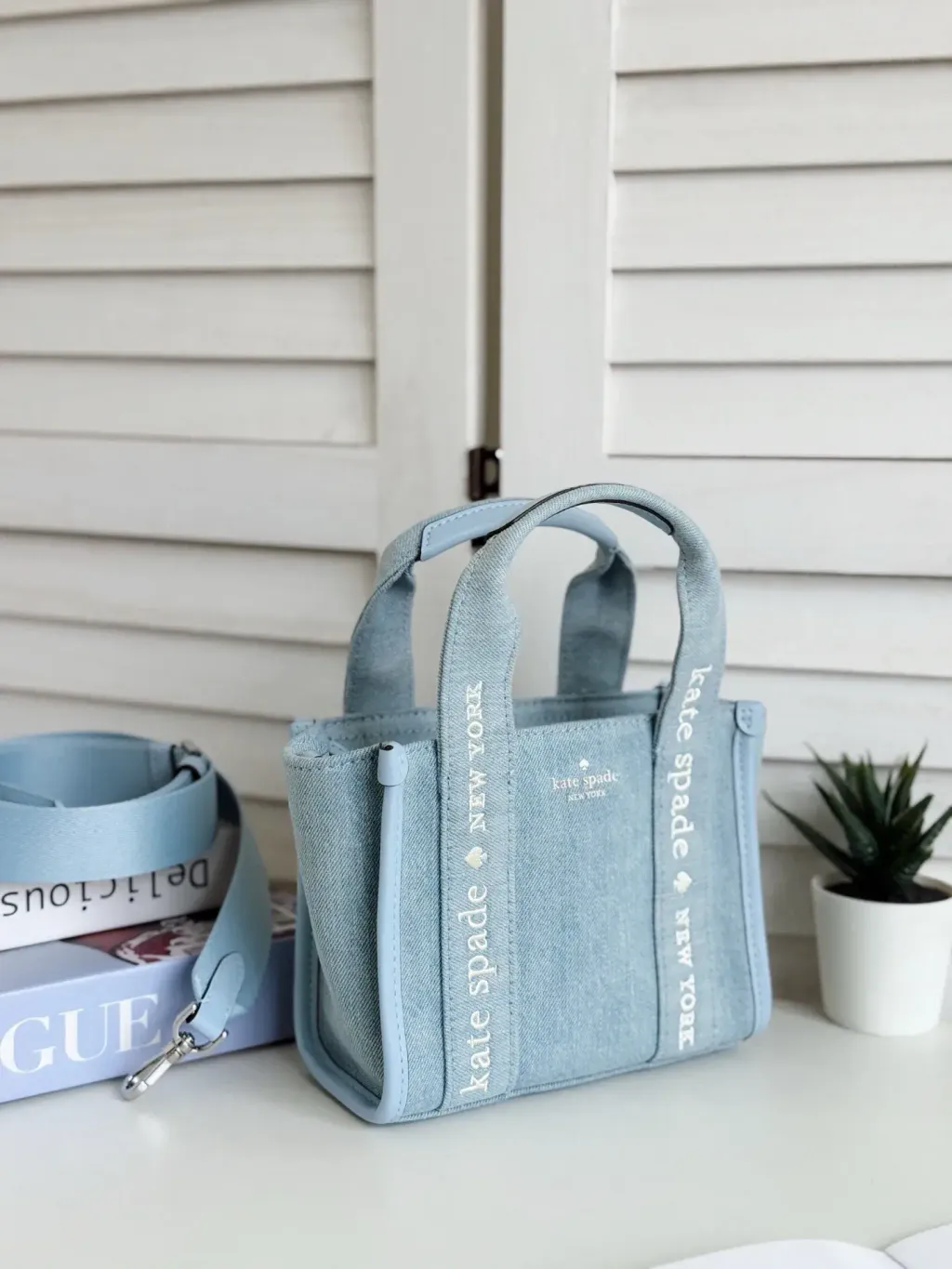 JuzBeauty_JuzBeautyMalaysia_JuzPretty_Authentic_Kbeauty_Malaysia_Skin_Care_Cosmetics_Jbeauty_Health_Care_korean_streetwear_US_Luxury_KATE SPADE KL066 Kip Denim Mini Tote Bag In Blue Multi 托特包9