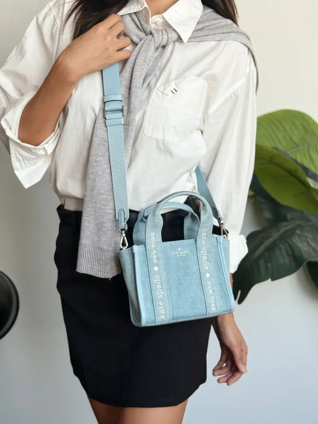 JuzBeauty_JuzBeautyMalaysia_JuzPretty_Authentic_Kbeauty_Malaysia_Skin_Care_Cosmetics_Jbeauty_Health_Care_korean_streetwear_US_Luxury_KATE SPADE KL066 Kip Denim Mini Tote Bag In Blue Multi 托特包7