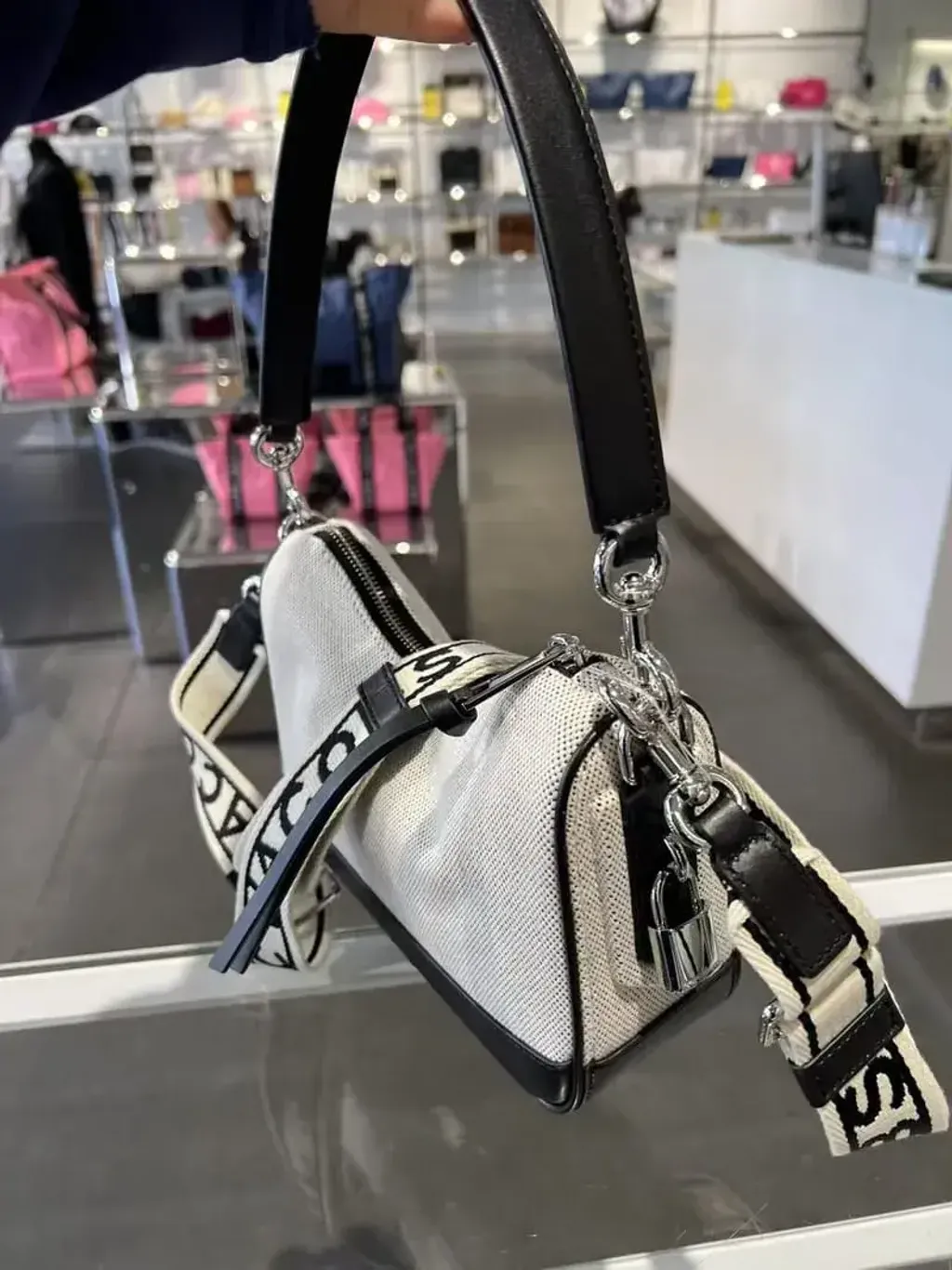 JuzBeauty_JuzBeautyMalaysia_JuzPretty_Authentic_Kbeauty_Malaysia_Skin_Care_Cosmetics_Jbeauty_Health_Care_korean_streetwear_US_Luxury_MARC JACOBS 4S5HSH018H02-261 Canvas Drifter Small Convertible Shoulder Bag In Beige Multi 饺子包9