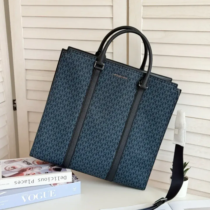 JuzBeauty_JuzBeautyMalaysia_JuzPretty_Authentic_Kbeauty_Malaysia_Skin_Care_Cosmetics_Jbeauty_Health_Care_korean_streetwear_US_Luxury_MICHAEL KORS Signature Coated Canvas And Leather Cooper Tote In Blue Black 男款托特包6