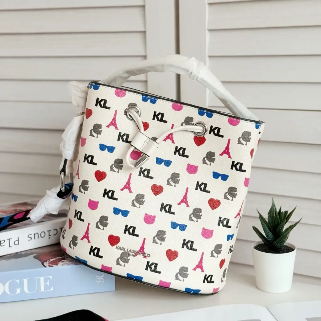 xJuzBeauty_JuzBeautyMalaysia_JuzPretty_Authentic_Kbeauty_Malaysia_Skin_Care_Cosmetics_Jbeauty_Health_Care_korean_streetwear_US_Luxury_KARL LAGERFELD LH1E46AQ Paris Maybelle Bucket Bag 水桶包4
