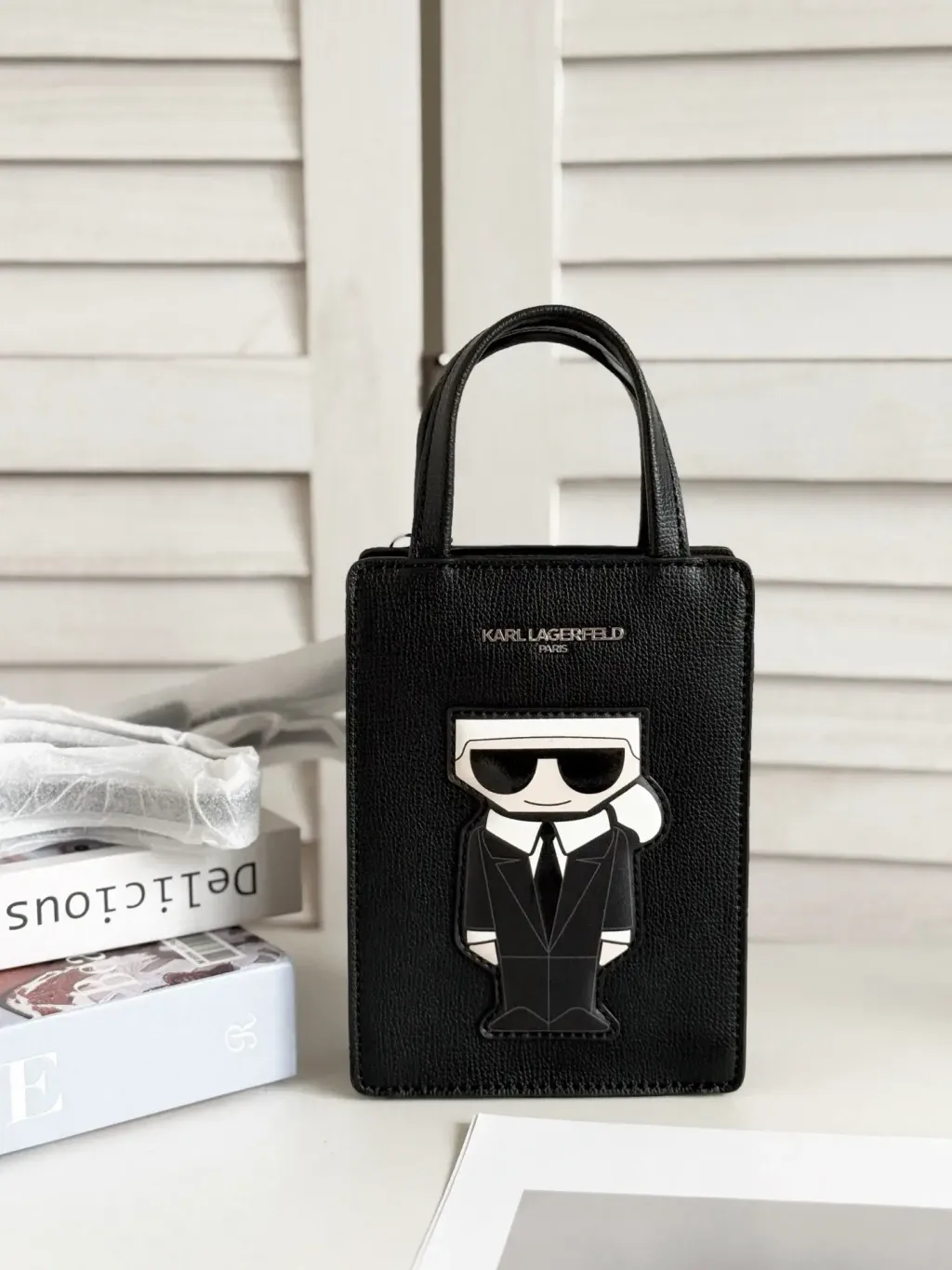 JuzBeauty_JuzBeautyMalaysia_JuzPretty_Authentic_Kbeauty_Malaysia_Skin_Care_Cosmetics_Jbeauty_Health_Care_korean_streetwear_US_Luxury_KARL LAGERFELD LH0EU1BK Paris Maybelle Phone Crossbody Bag In Black 琴谱包 8