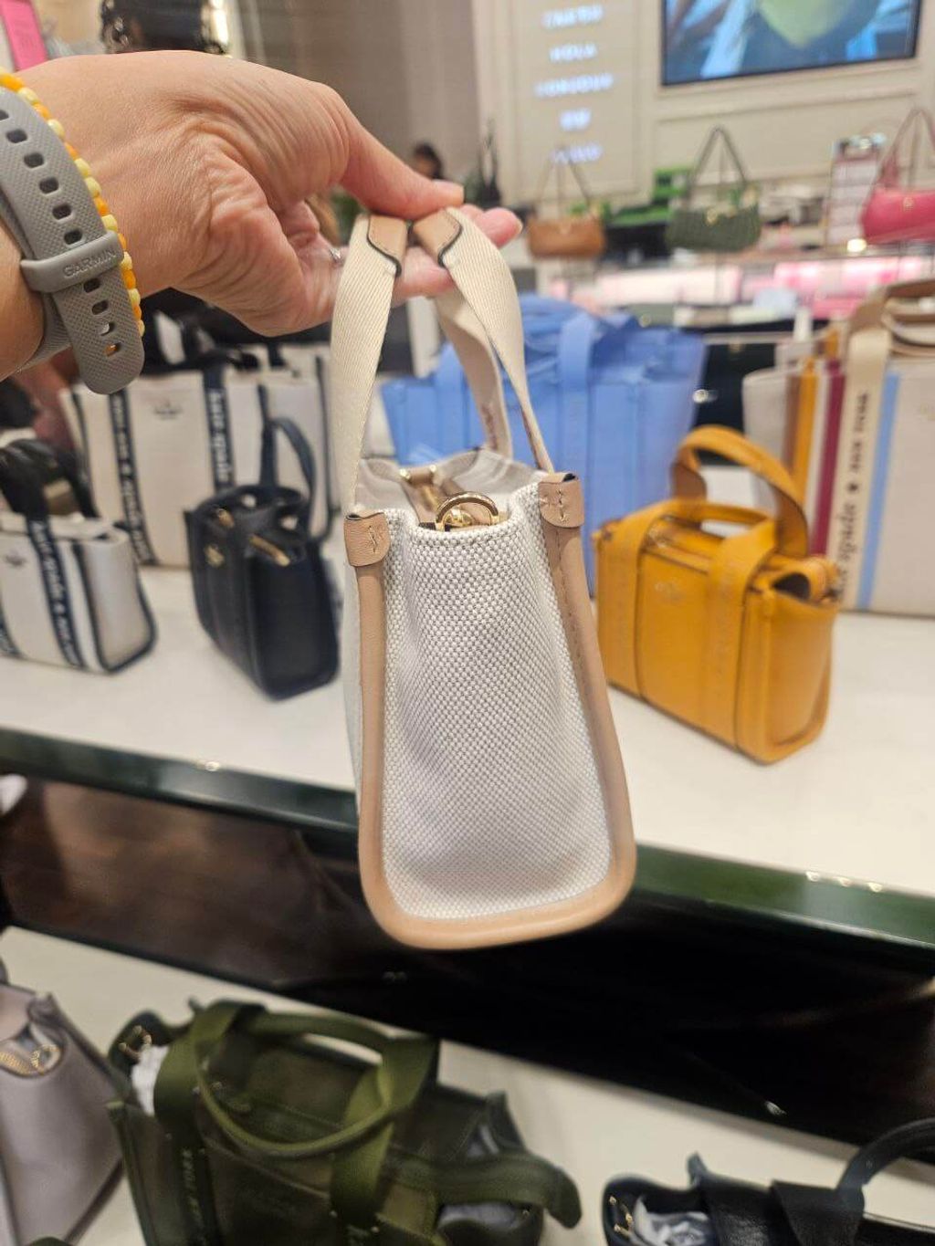 JuzBeauty_JuzBeautyMalaysia_JuzPretty_Authentic_Kbeauty_Malaysia_Skin_Care_Cosmetics_Jbeauty_Health_Care_korean_streetwear_US_Luxury_KATE SPADE KL062 Kip Canvas Mini Tote In Light Fawn 托特包8