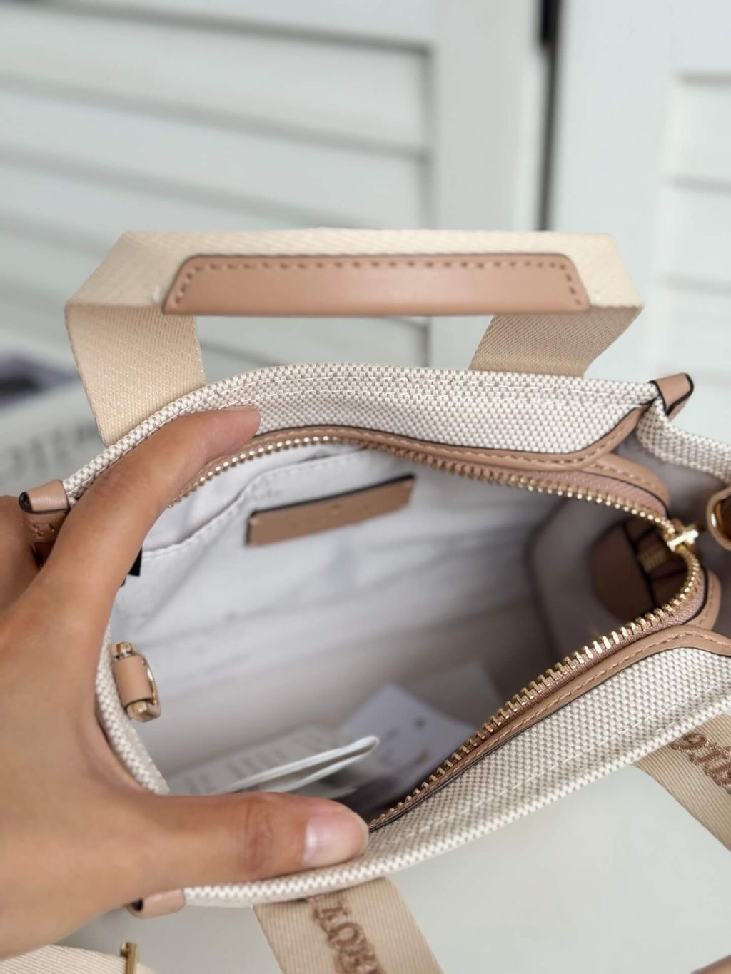 JuzBeauty_JuzBeautyMalaysia_JuzPretty_Authentic_Kbeauty_Malaysia_Skin_Care_Cosmetics_Jbeauty_Health_Care_korean_streetwear_US_Luxury_KATE SPADE KL062 Kip Canvas Mini Tote In Light Fawn 托特包5