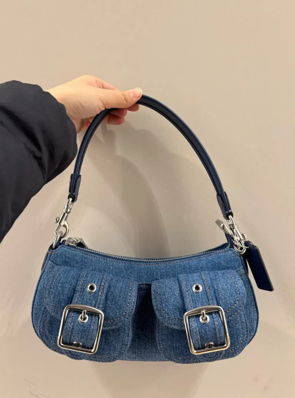 JuzBeauty_JuzBeautyMalaysia_JuzPretty_Authentic_Kbeauty_Malaysia_Skin_Care_Cosmetics_Jbeauty_Health_Care_korean_streetwear_US_Luxury_COACH CAK44 Ashton Bag In Denim 法棍包13