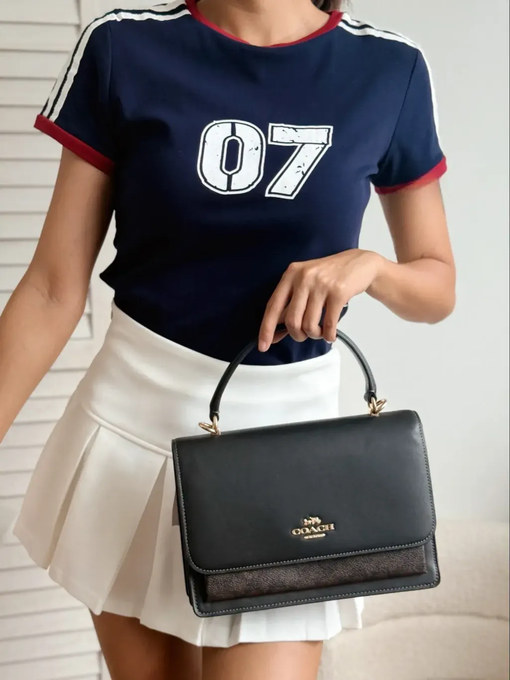 JuzBeauty_JuzBeautyMalaysia_JuzPretty_Authentic_Kbeauty_Malaysia_Skin_Care_Cosmetics_Jbeauty_Health_Care_korean_streetwear_US_Luxury_COACH CY687 Klare Top Handle Bag In Signature Canvas In Walnut Black 风琴包4