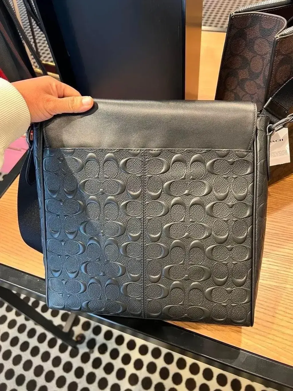 JuzBeauty_JuzBeautyMalaysia_JuzPretty_Authentic_Kbeauty_Malaysia_Skin_Care_Cosmetics_Jbeauty_Health_Care_korean_streetwear_US_Luxury_COACH 4006 Houston Map Bag In Signature Leather Qb:Black 男款斜挎包6