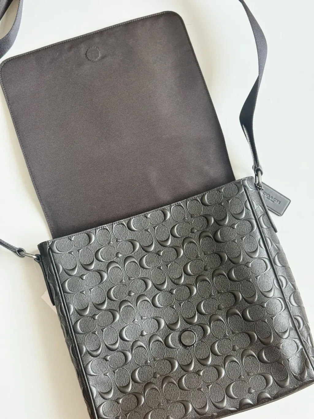 JuzBeauty_JuzBeautyMalaysia_JuzPretty_Authentic_Kbeauty_Malaysia_Skin_Care_Cosmetics_Jbeauty_Health_Care_korean_streetwear_US_Luxury_COACH 4006 Houston Map Bag In Signature Leather Qb:Black 男款斜挎包4
