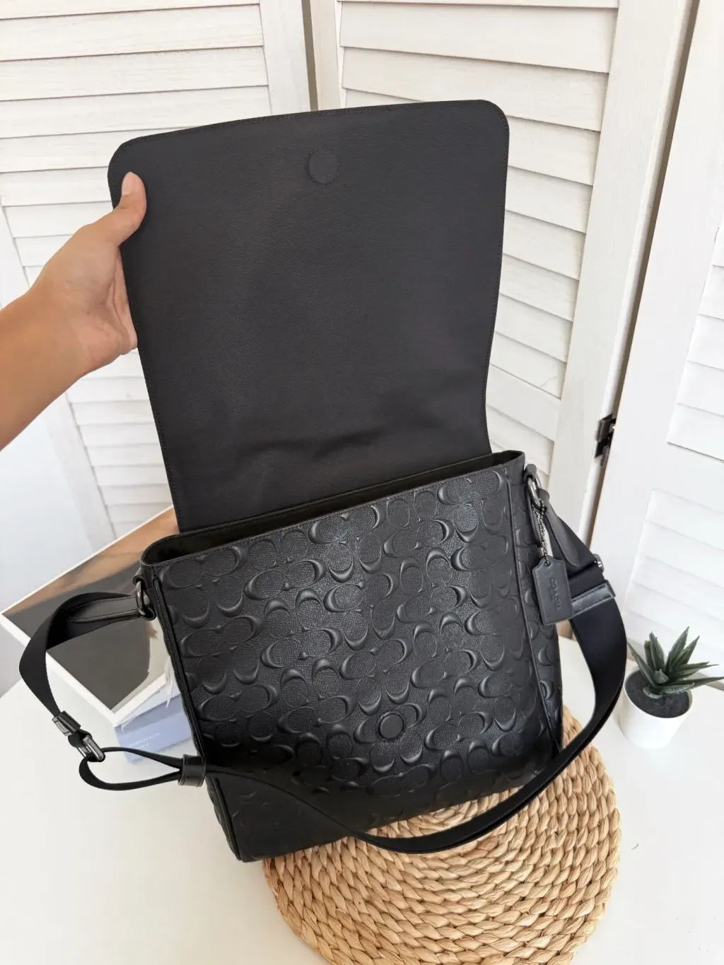 JuzBeauty_JuzBeautyMalaysia_JuzPretty_Authentic_Kbeauty_Malaysia_Skin_Care_Cosmetics_Jbeauty_Health_Care_korean_streetwear_US_Luxury_COACH 4006 Houston Map Bag In Signature Leather Qb:Black 男款斜挎包1