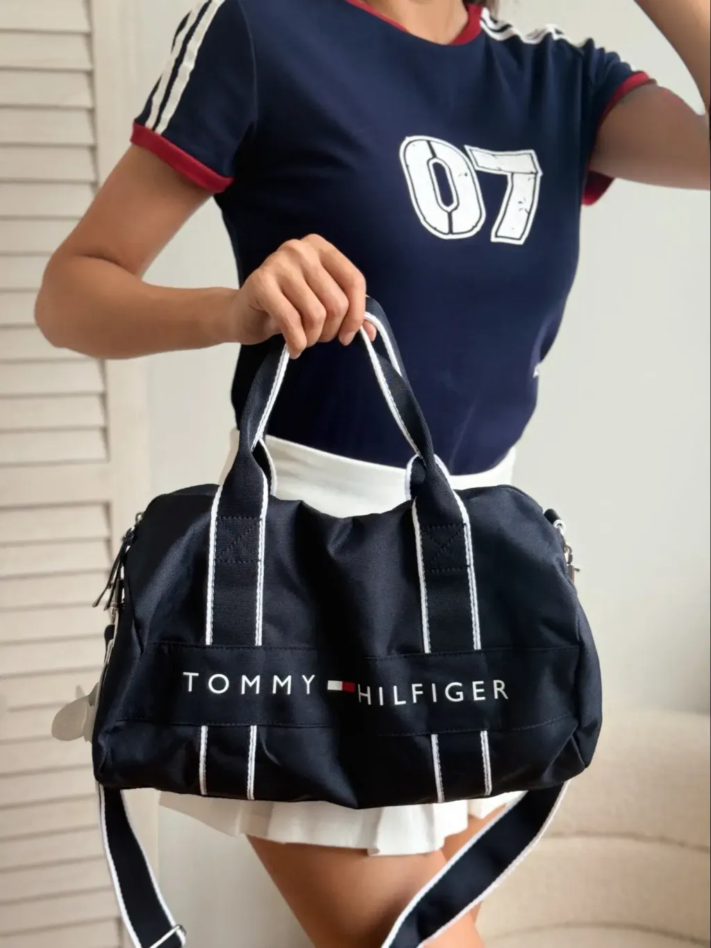 JuzBeauty_JuzBeautyMalaysia_JuzPretty_Authentic_Kbeauty_Malaysia_Skin_Care_Cosmetics_Jbeauty_Health_Care_korean_streetwear_US_Luxury_TOMMY HILFIGER DH98317307 Duffle Gym:travel Bag In Navy 旅行包2
