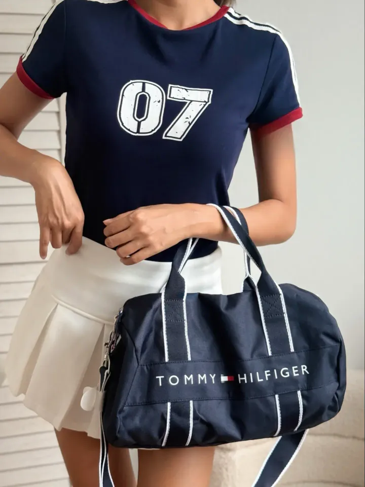JuzBeauty_JuzBeautyMalaysia_JuzPretty_Authentic_Kbeauty_Malaysia_Skin_Care_Cosmetics_Jbeauty_Health_Care_korean_streetwear_US_Luxury_TOMMY HILFIGER DH98317307 Duffle Gym:travel Bag In Navy 旅行包4