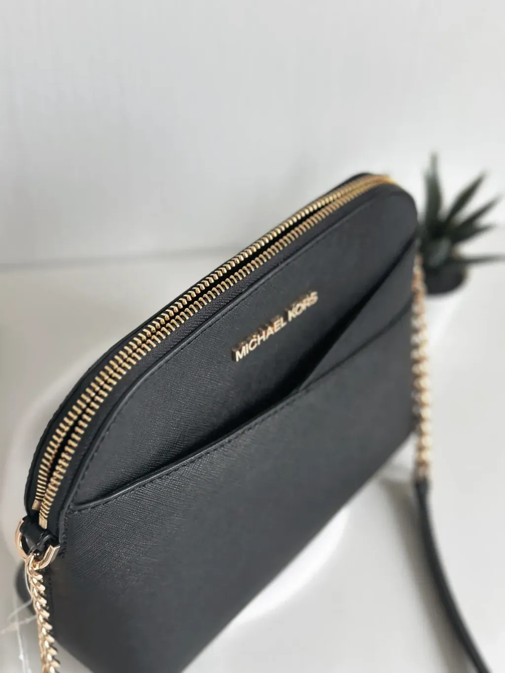 JuzBeauty_JuzBeautyMalaysia_JuzPretty_Authentic_Kbeauty_Malaysia_Skin_Care_Cosmetics_Jbeauty_Health_Care_korean_streetwear_US_Luxury_MICHAEL KORS 35F1GTVC6T Jet Set Travel Medium Dome Crossbody Bag 贝壳包7