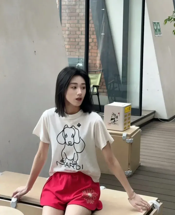 JuzBeauty-JuzBeautyMalaysia-JuzPretty-Authentic-Kbeauty-Malaysia-Skin-Care-Cosmetics-Jbeauty-Health-Care-korean-streetwear-MARDI MERCREDI Tshirt Ddanji Ch02 Tee 上衣3